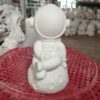 tô tượng thạch cao phi hành gia ngồi