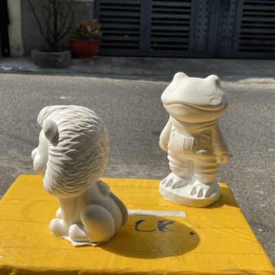 Tượng tô màu chú ếch