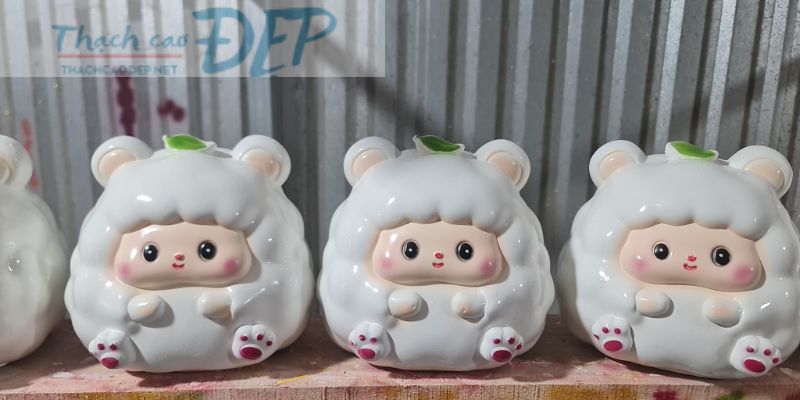 Mệnh Thủy hợp với heo đất màu trắng